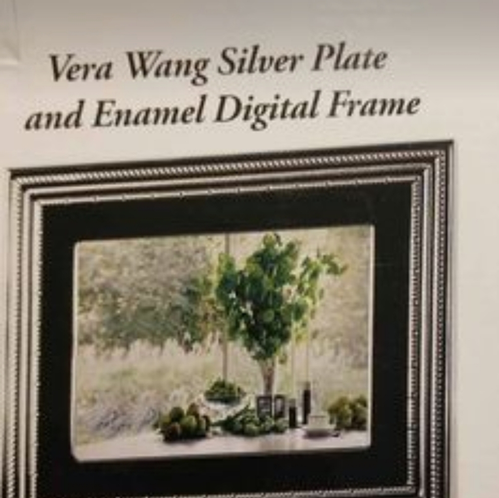 Brand new digital picture frame